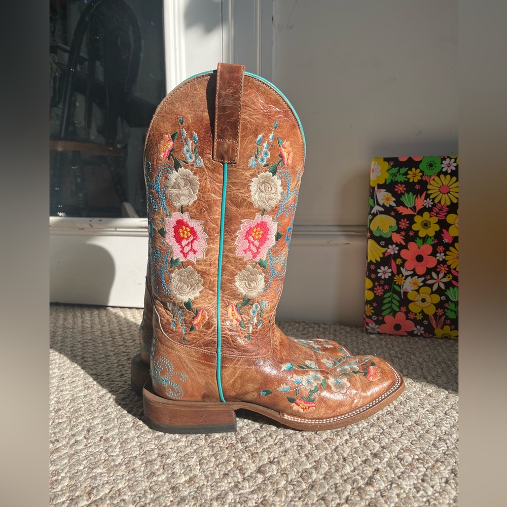 Macie Bean cowgirl boots 🤠